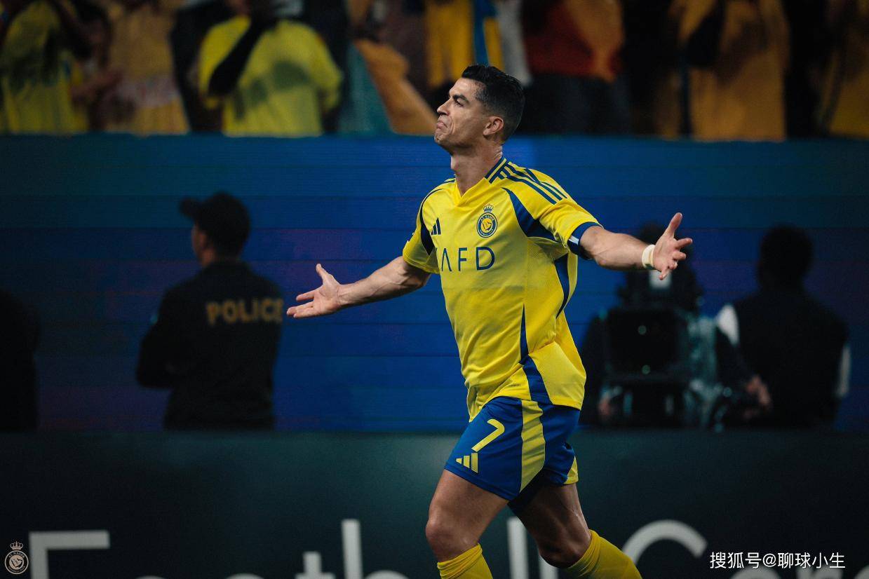 Kaiyun体育App下载,-包含C罗迎来十二赛季出色发挥，公牛观众热烈欢呼！引发球迷热议的词条