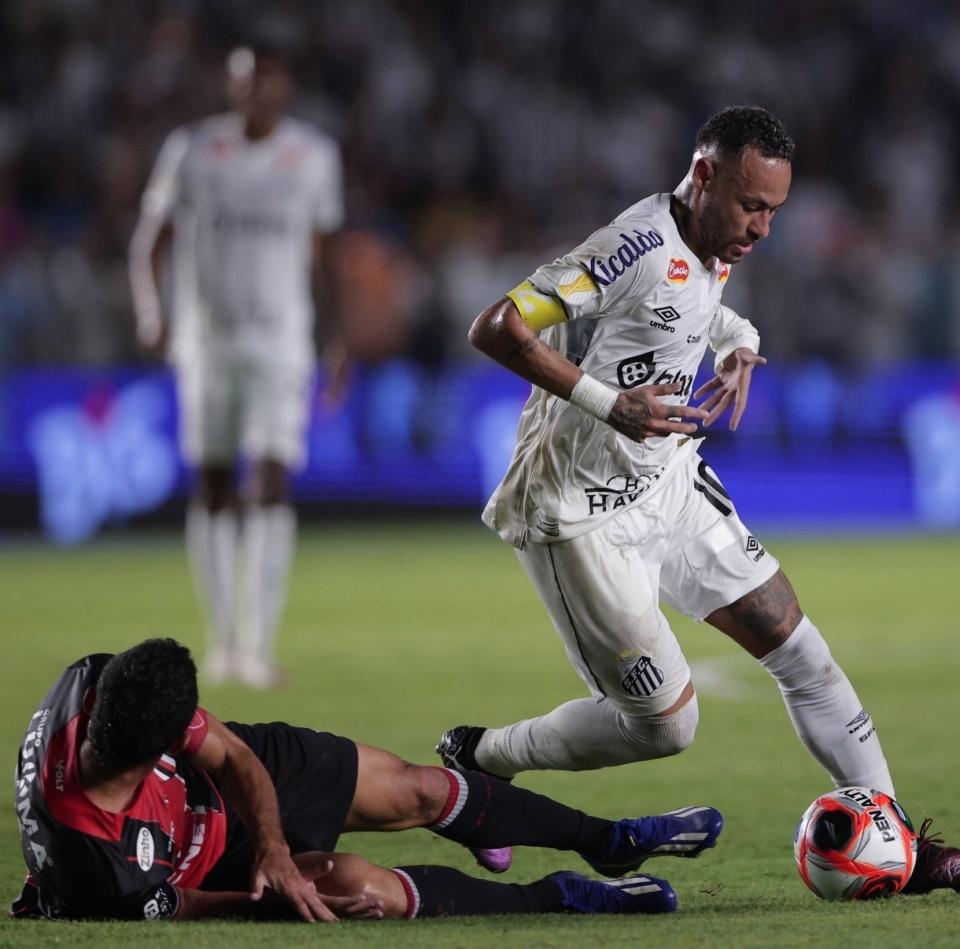 开云·体育官网-内马尔在切尔西比赛中反败为胜，战术调整引发热议！上演精彩一战的简单介绍